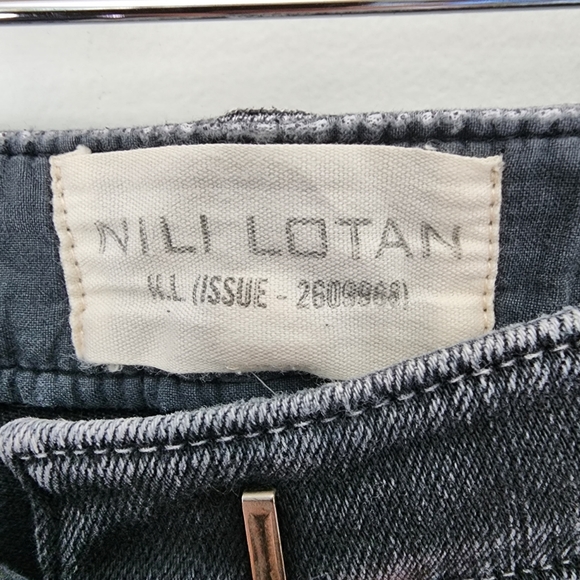 Nili Lotan Gray Frayed Denim Short Shorts 2 - Picture 4 of 7